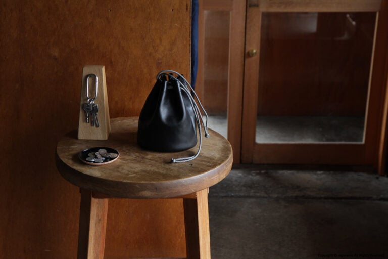 Drawstring handbag / BLACK（Cord: black_gold）
